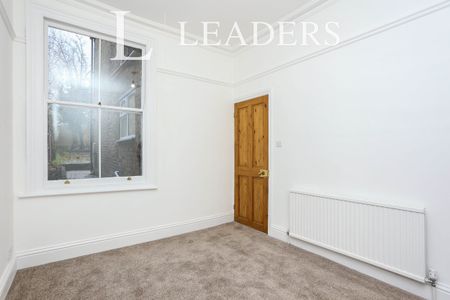 4 bedroom mid-terrace to rent Murillo Road, Lewisham, SE13 - Photo 4