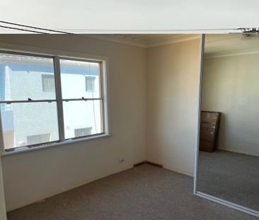 The Entrance - Photo 1