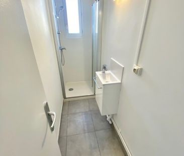 A LOUER - T2 RENOVÉ DE 37.66 m² / 4 EME ETAGE / PROXIMITE METRO B :... - Photo 6