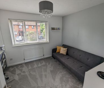 Modern Two Bedroom Terraced House to Rent in Lower Earley, Reading - Photo 3