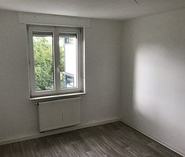 Einziehen ohne Renovierung? In dieser schönen drei Zimmer Wohnung mit Balkon ist das möglich - Photo 4