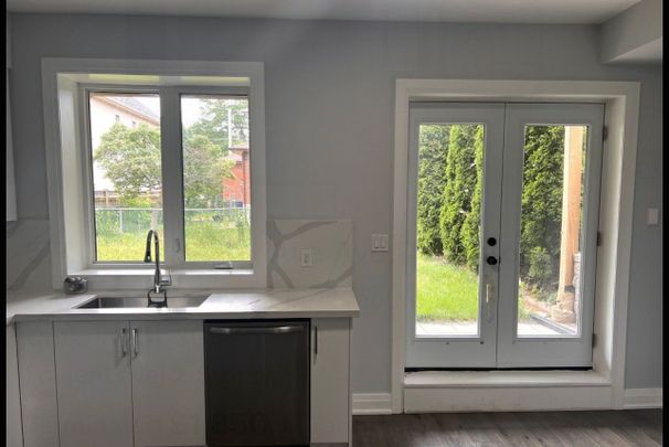 For Lease - 574 B Pharmacy Ave Avenue, Toronto, Ontario - Photo 1