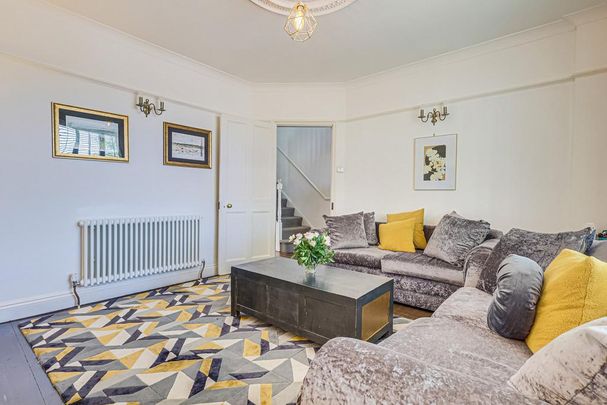 4 bedroom terraced house to rent - Photo 1