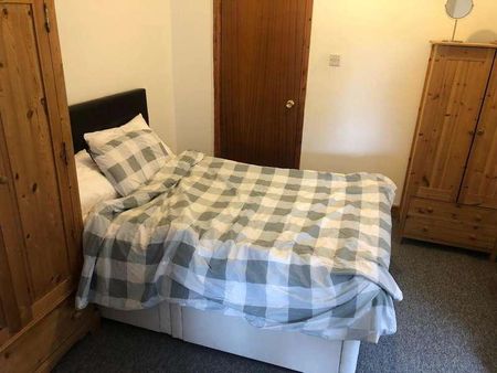 Sketty Avenue, Sketty, Swansea, SA2 - Photo 2