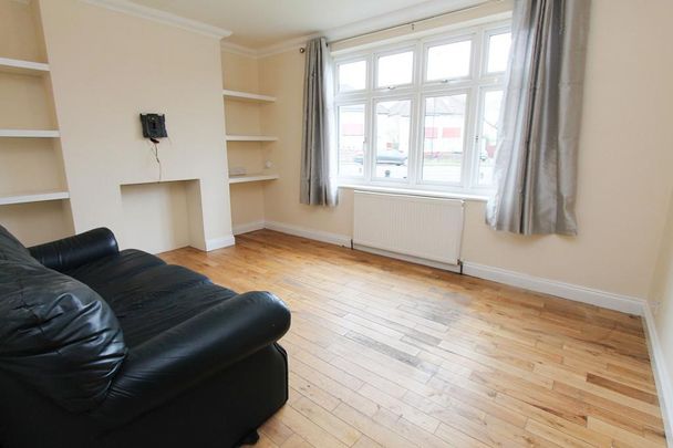 2 bedroom ground floor flat to rent - Photo 1
