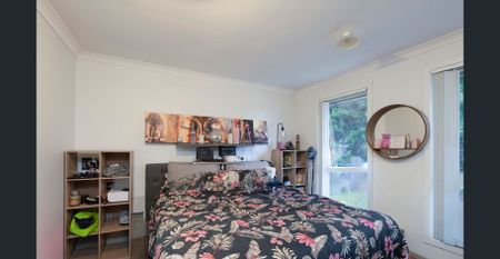 Modern 3 Bedroom home - Photo 4