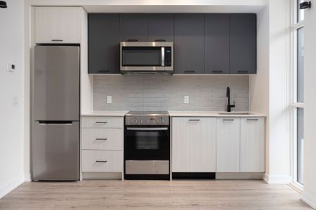 For Lease - 2300 St Clair Avenue Unit# 112, Toronto, Ontario - Photo 3