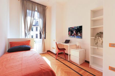 Via Giulio e Corrado Venini, Milan, Lombardy 20124 - Photo 3