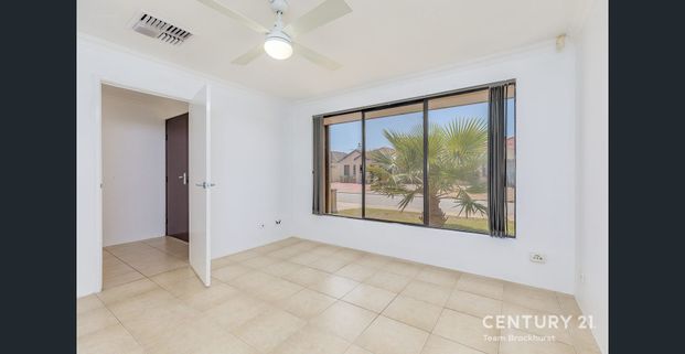 Stunning Family Home! - Photo 1