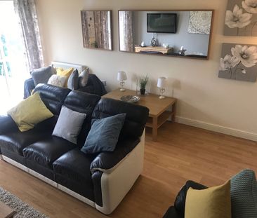 Lister Avenue Room 5 - Photo 2