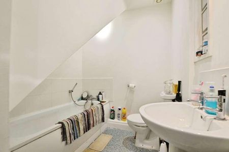 York Road, Woking, Surrey, GU22 - Photo 5