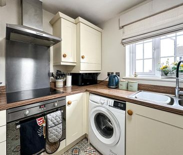 2 bedroom end of terrace house to rent - Photo 1