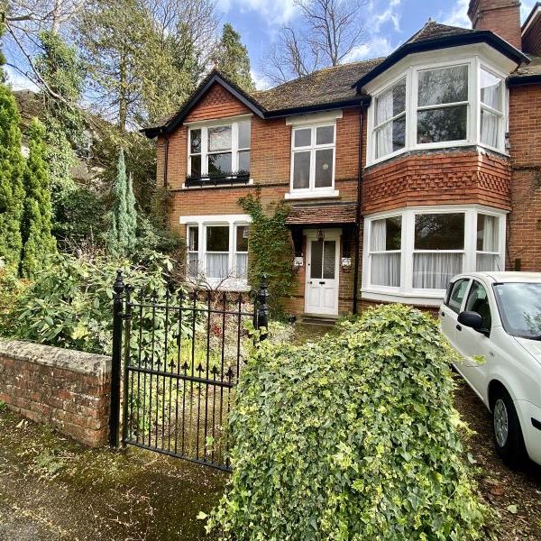 7 Heatherley Road, Camberley - 1 bedroomProperty for lettings - Seymours - Photo 1