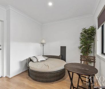 “Modern 2 BEDROOM TOWNHOUSE PLUS STUDY” - Photo 6