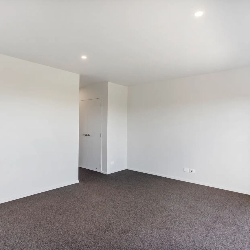 3 Bedroom in Wattle Downs - Photo 1