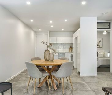 Spacious Ground-Floor Living Just 3km from Brisbane CBD - Photo 2