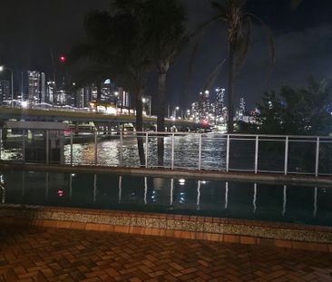 Southport Broadwater renovated unfurnished one bedroom unit! - Photo 6