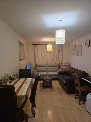 2 Bed Flat, Sugar Mill Square, M5 - Photo 1