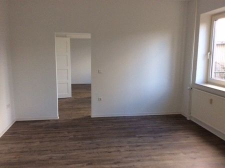 3,5-Zimmer-Wohnung mit individueller Raumaufteilung und frisch renoviert - Foto 2