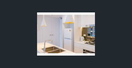 Fully Furnished | Bright and Peaceful Apartment Heart of Rosebery - Photo 5