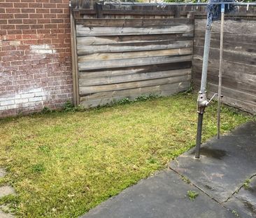 Convenient location - Photo 2