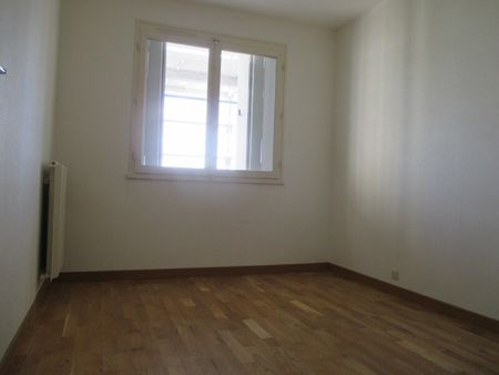 Location Appartement 3 pièces 71m² FLEURY LES AUBRAIS 45400 - Photo 3