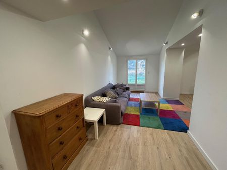 Location maison 6 pièces 351.81 m2 à Èvres - Photo 2