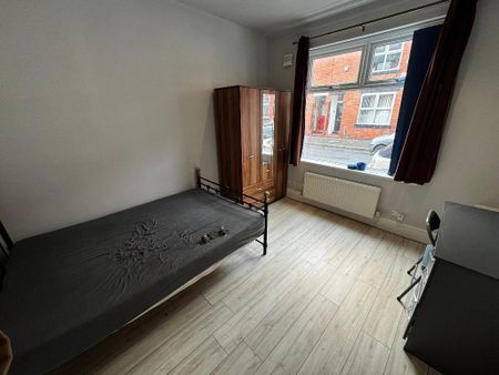 5 bedroom terraced house to rent - Photo 5