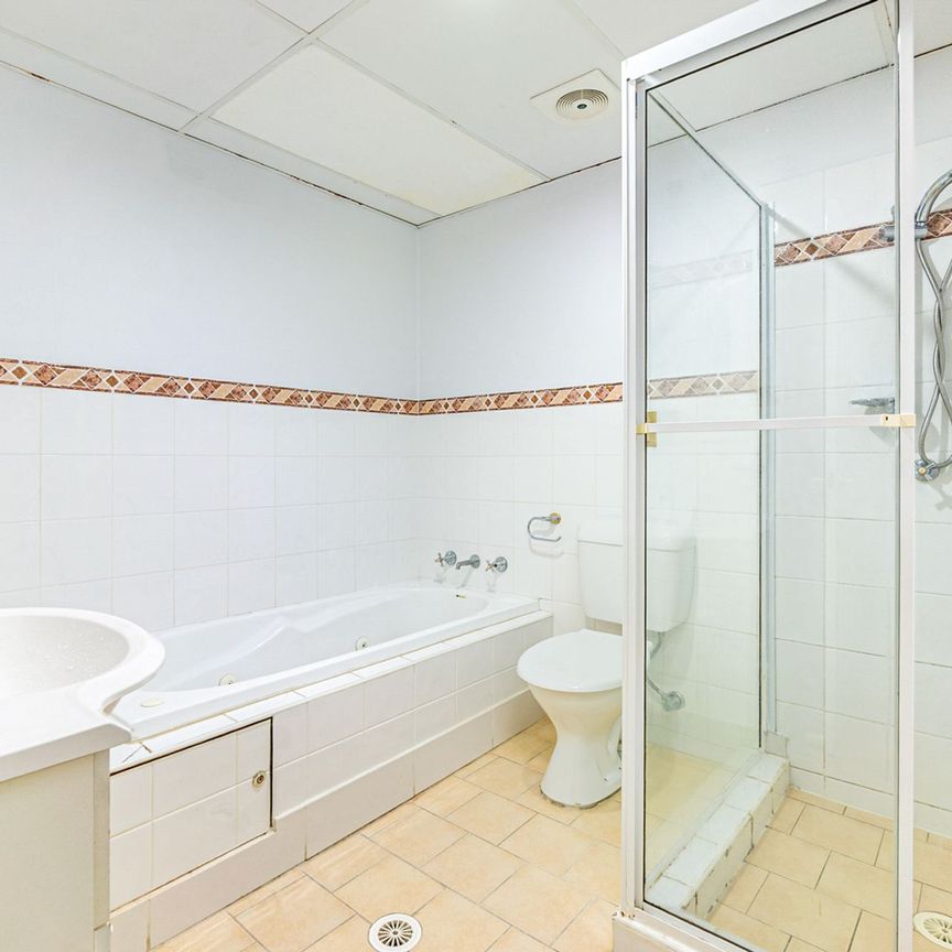 Spacious & Private - Photo 1