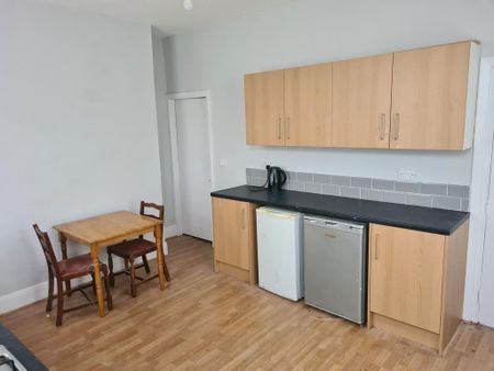 4 bedroom terraced house to rent - Photo 4