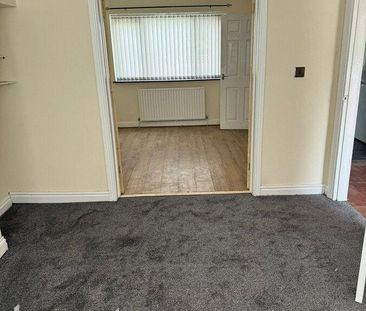 2 bedroom semi-detached house to rent - Photo 4