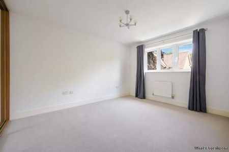 4 bedroom property to rent in Epsom - Photo 3