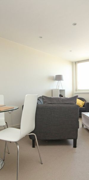 Orchard Road, Richmond, TW9, London - Photo 1