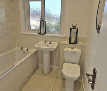 Farrel Place, KA8 - Photo 2