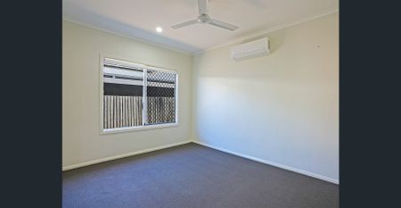 Spacious family home with seamless flow - Photo 3