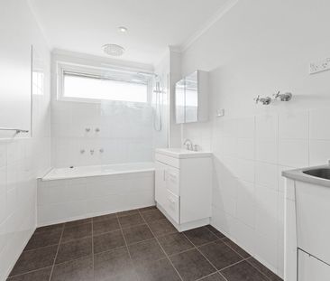 4/46 Richardson Street, Essendon VIC 3040 - Photo 2