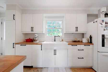 For Lease - 16 Sandridge Road, Manor Park - Cardinal Glen and Area, Ontario - Photo 2