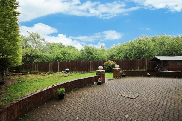 4 bedroom detached house to rent - Photo 1