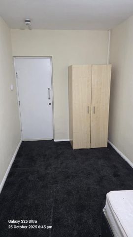 House share to rent - Photo 3