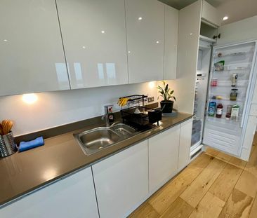 Room in a Shared Flat, High Street, E15 - Photo 6