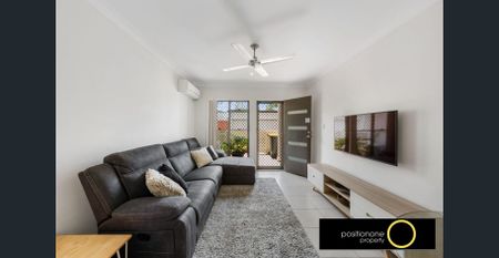 Beautiful Terrace home in Fitzgibbon Chase Estate with public transport, the local cafe and specialty shops only a short stroll away! - Photo 2