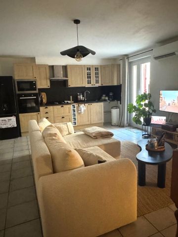 EYRAGUES - Maison de village avec 3 chambres et cour., - Photo 3