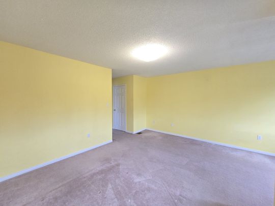 For Lease - 5054 Intrepid Drive, Mississauga, Ontario - Photo 1