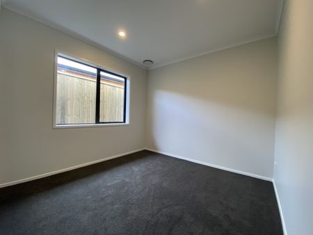 68 Hokioi Drive, Kenepuru - Photo 5