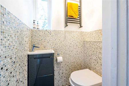 3 bed Semi Detached House for rent - Photo 2