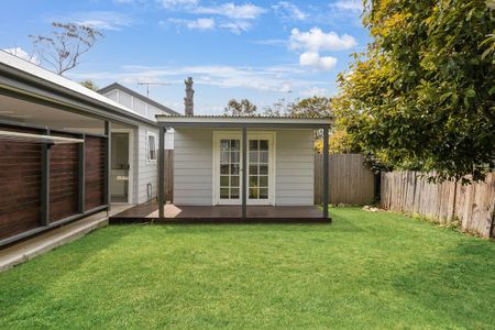 Light-Filled Cottage with Studio & Private Yard in Quiet North Katoomba Location - Photo 3