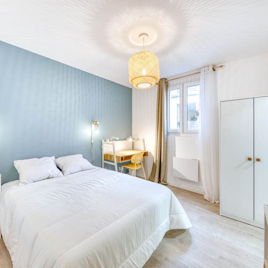 MANTEGA RIGHI Roommate 4 Bedrooms at Nice - Photo 1