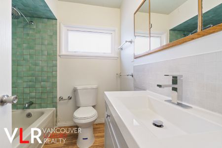 419 26th Street West - Photo 2