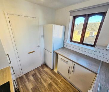 2 Bedroom Flat to Rent in Kings Road, Rushden, Northants, NN10 - Photo 4