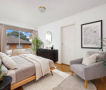 North facing apartment with sunlit balcony - Photo 1